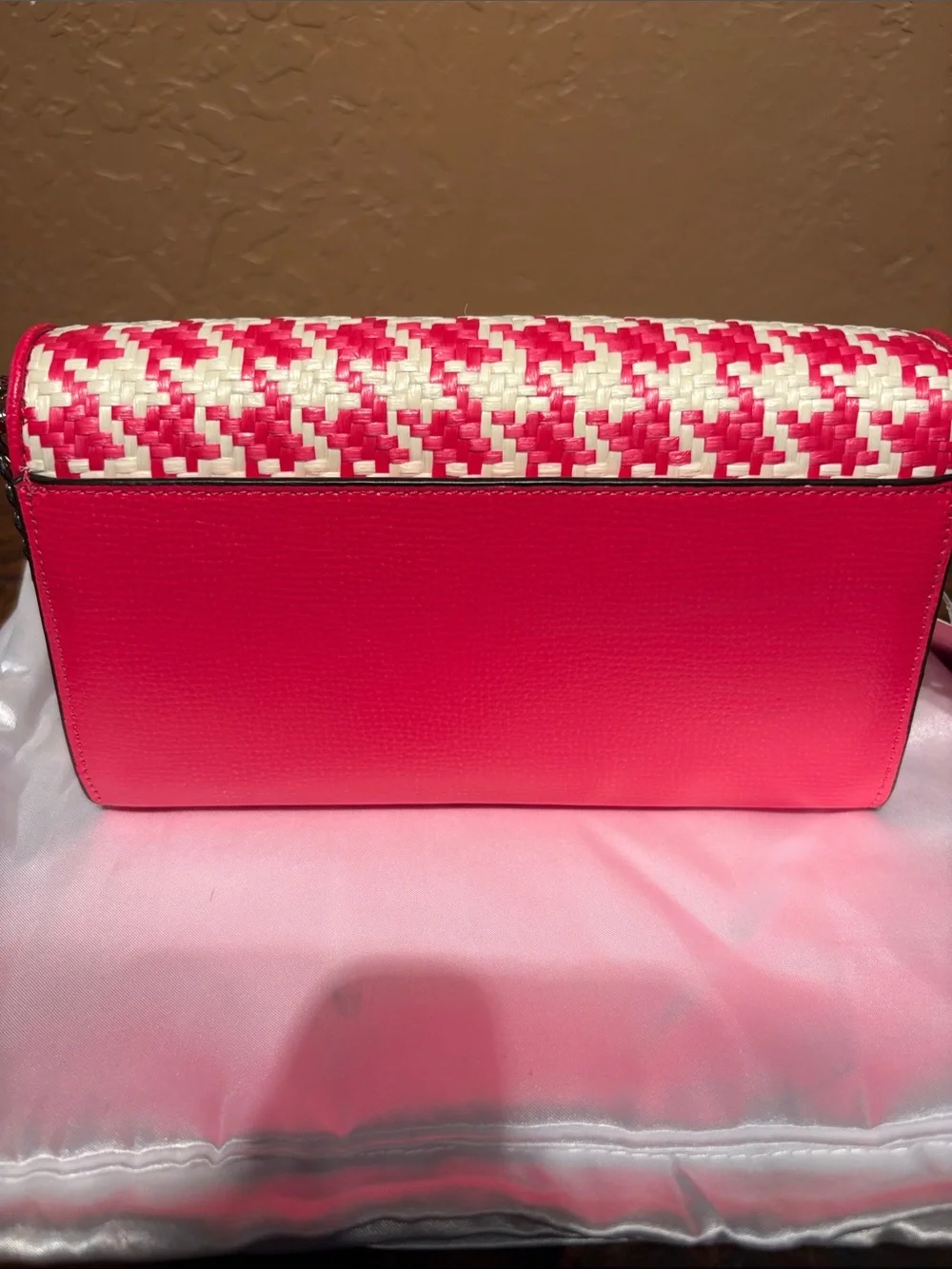 kate spade NWT Darcy Pink and Cream Woven Houndstooth Crossbody/Clutch MSRP $289